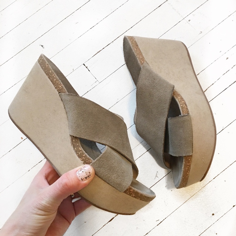 SPLENDID suede neutral platform slides.